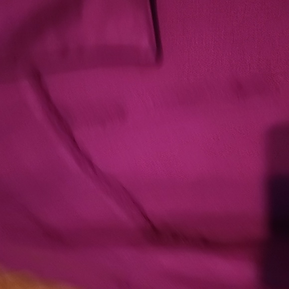 Women's long blouse size 2x magenta color with frayed stitching - Picture 2 of 4